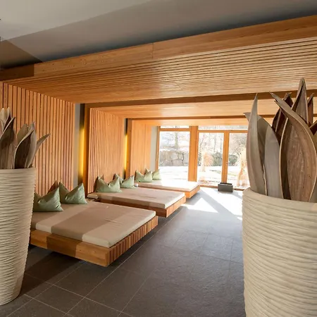 Active By Leitner's 4*