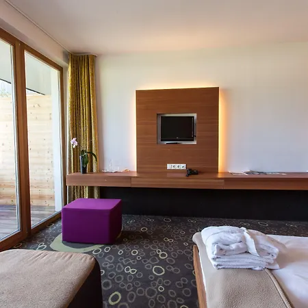 Active By Leitner's 4*